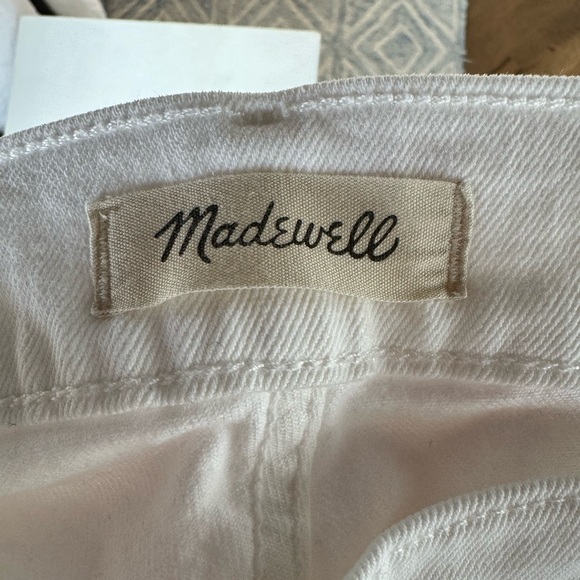 Madewell 11” High Rise Flare Jeans in Tile White, Size 28 - Picture 7 of 10